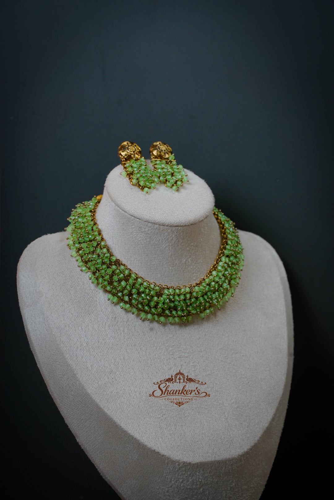 Necklace with pearl -Olive green