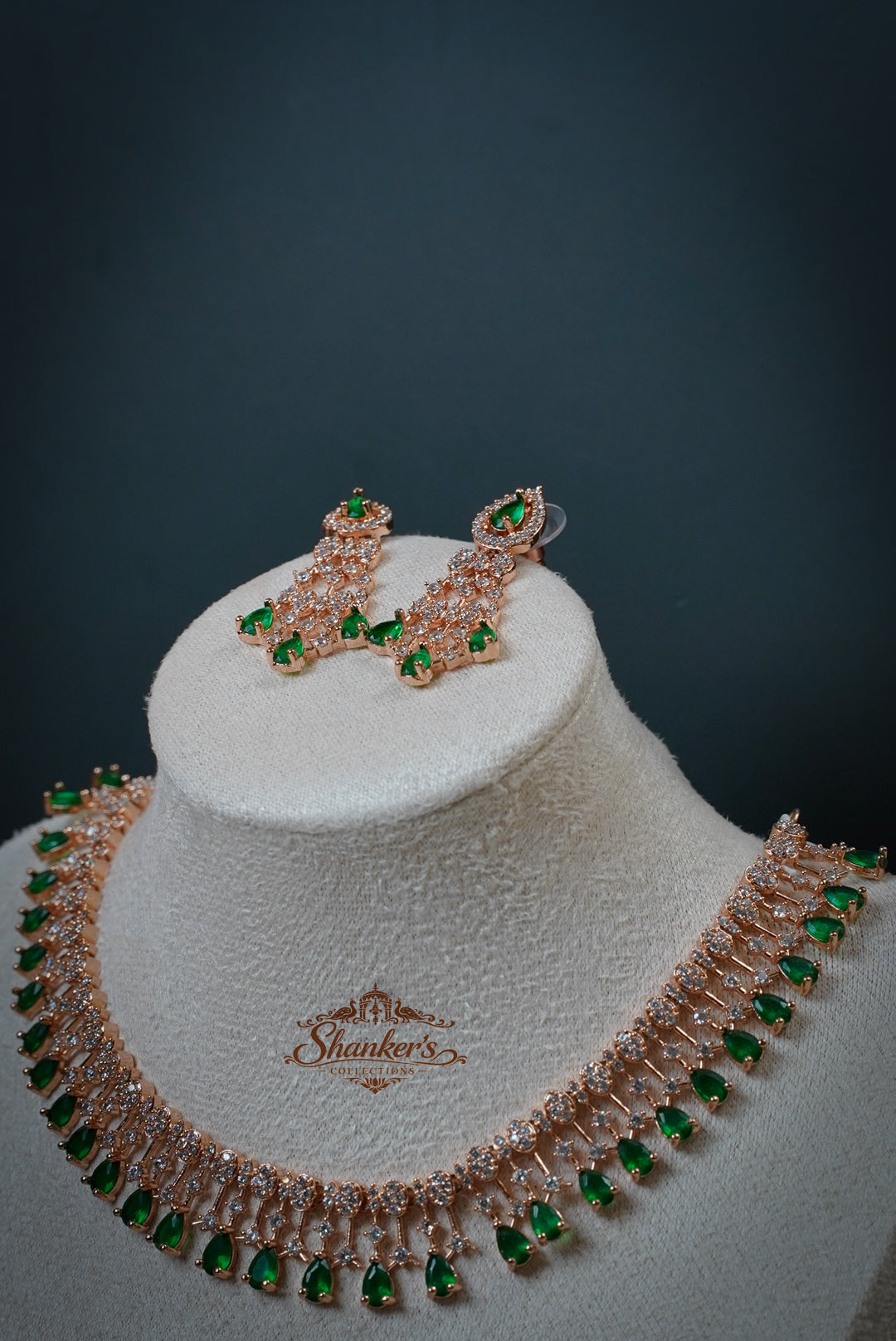 Necklace Green AD stones