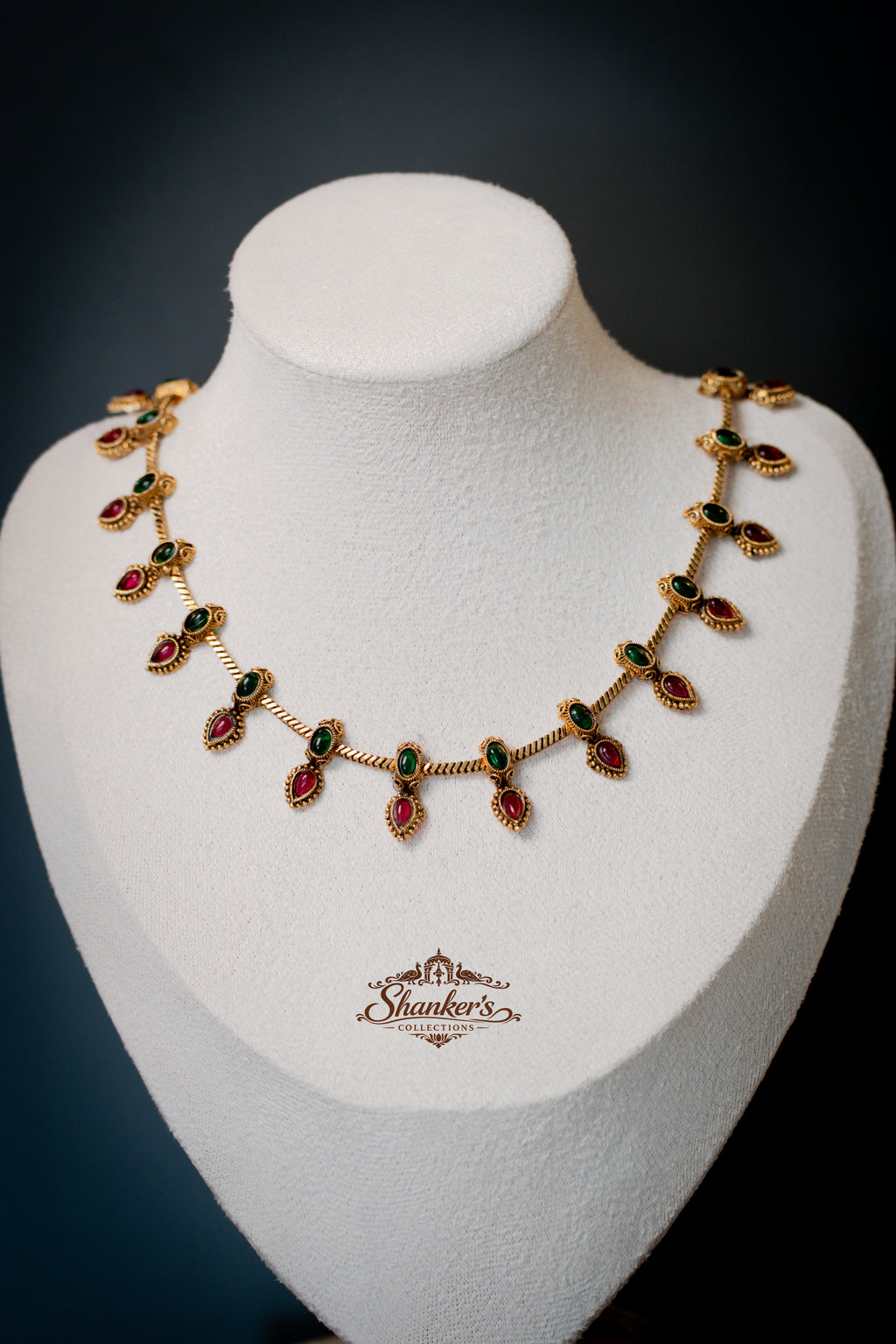 Simple and elegant necklace