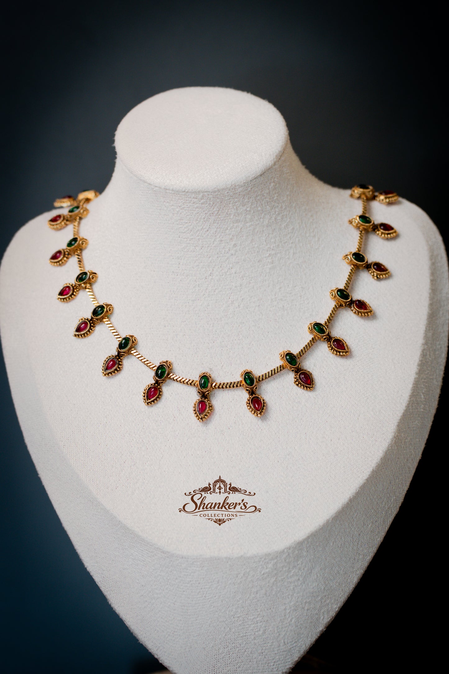 Simple and elegant necklace