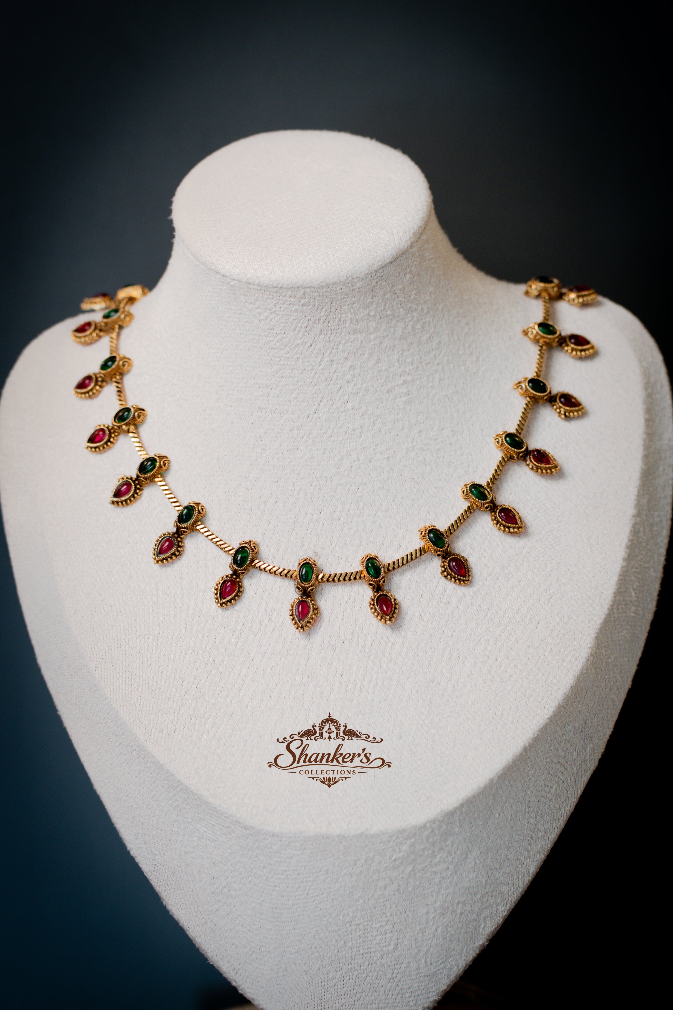 Simple and elegant necklace