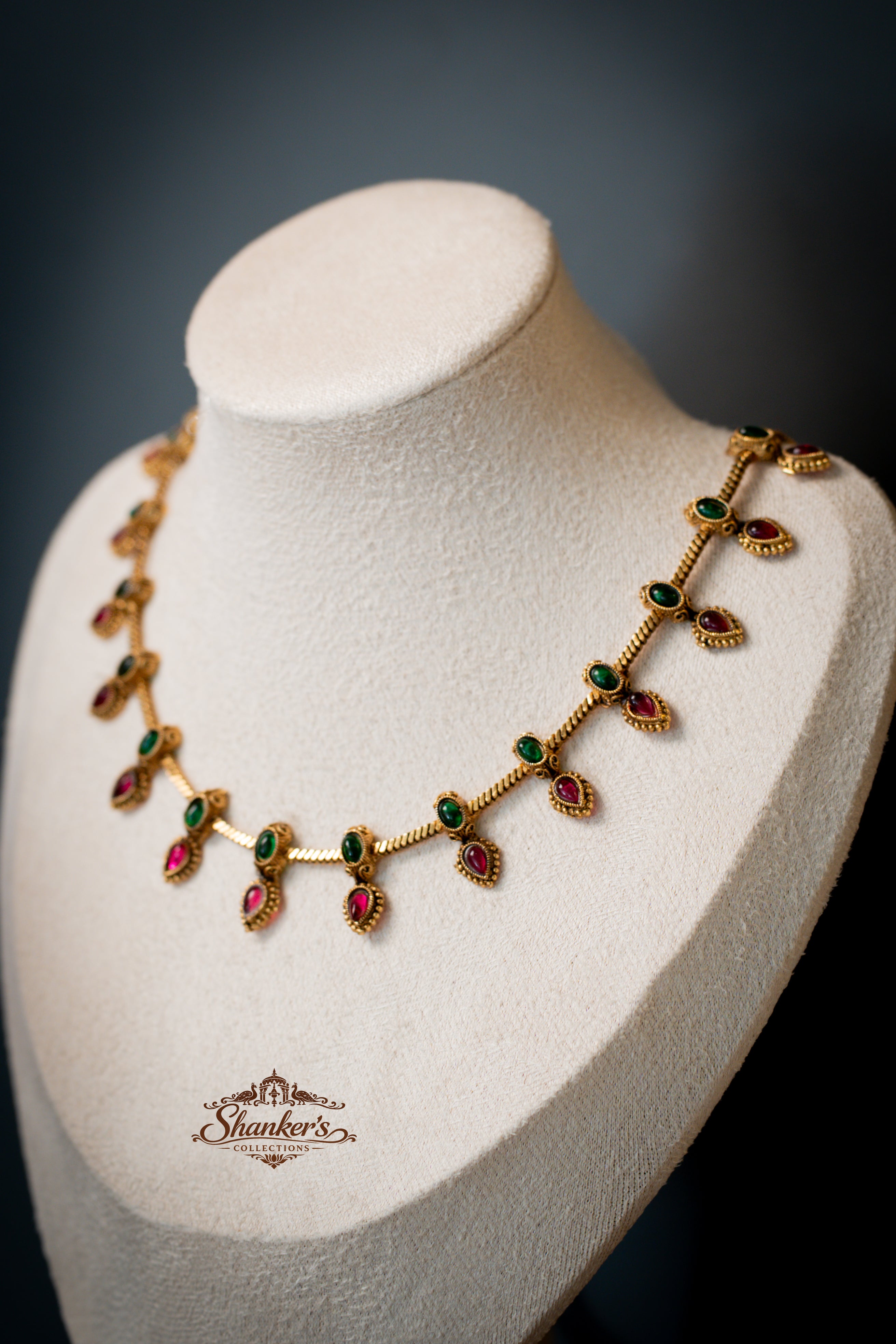 Simple and elegant necklace