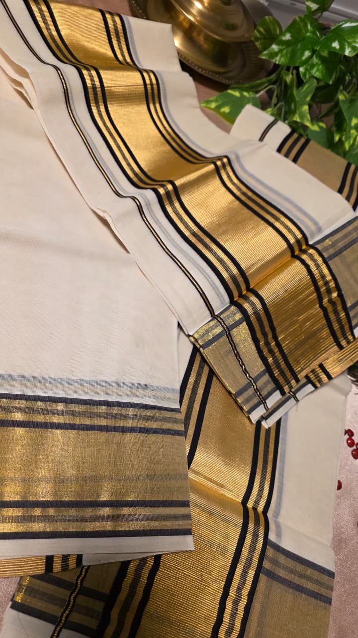 Black stripped set Mundu