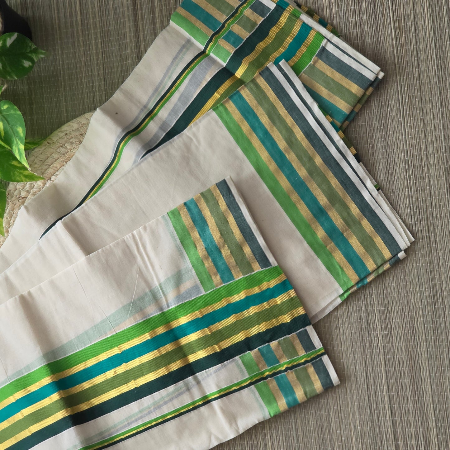 Set Mund with multi color border design 2