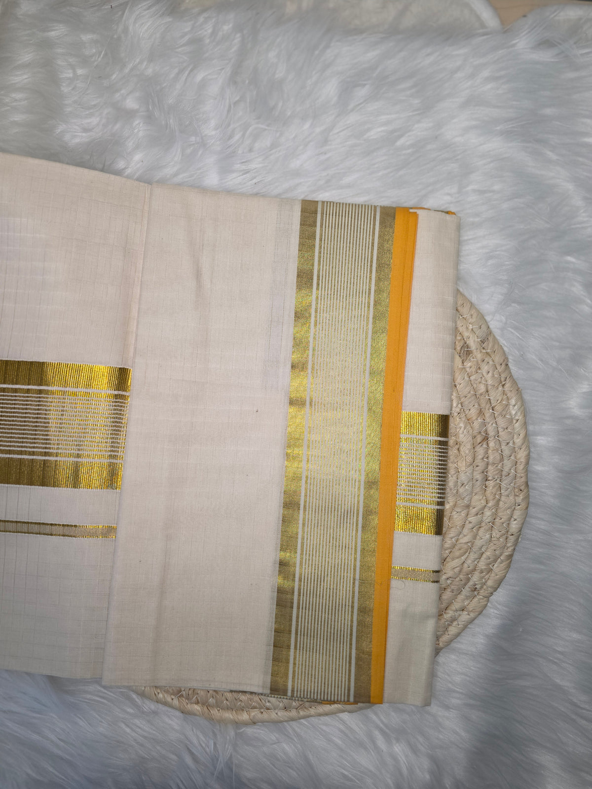 Kerala kasavu saree