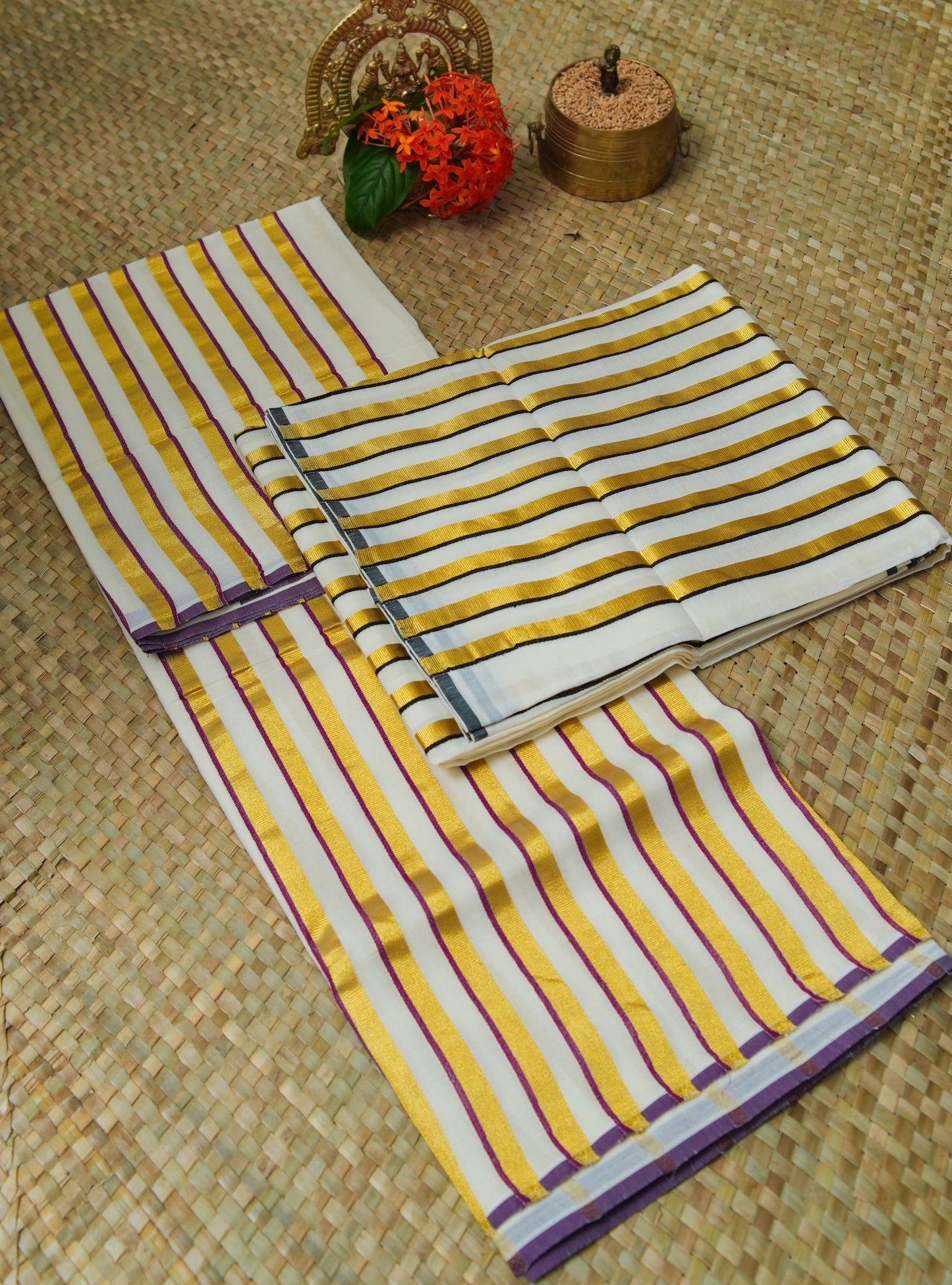 Puliyilakkara Saree- Kerala traditional wine and Green