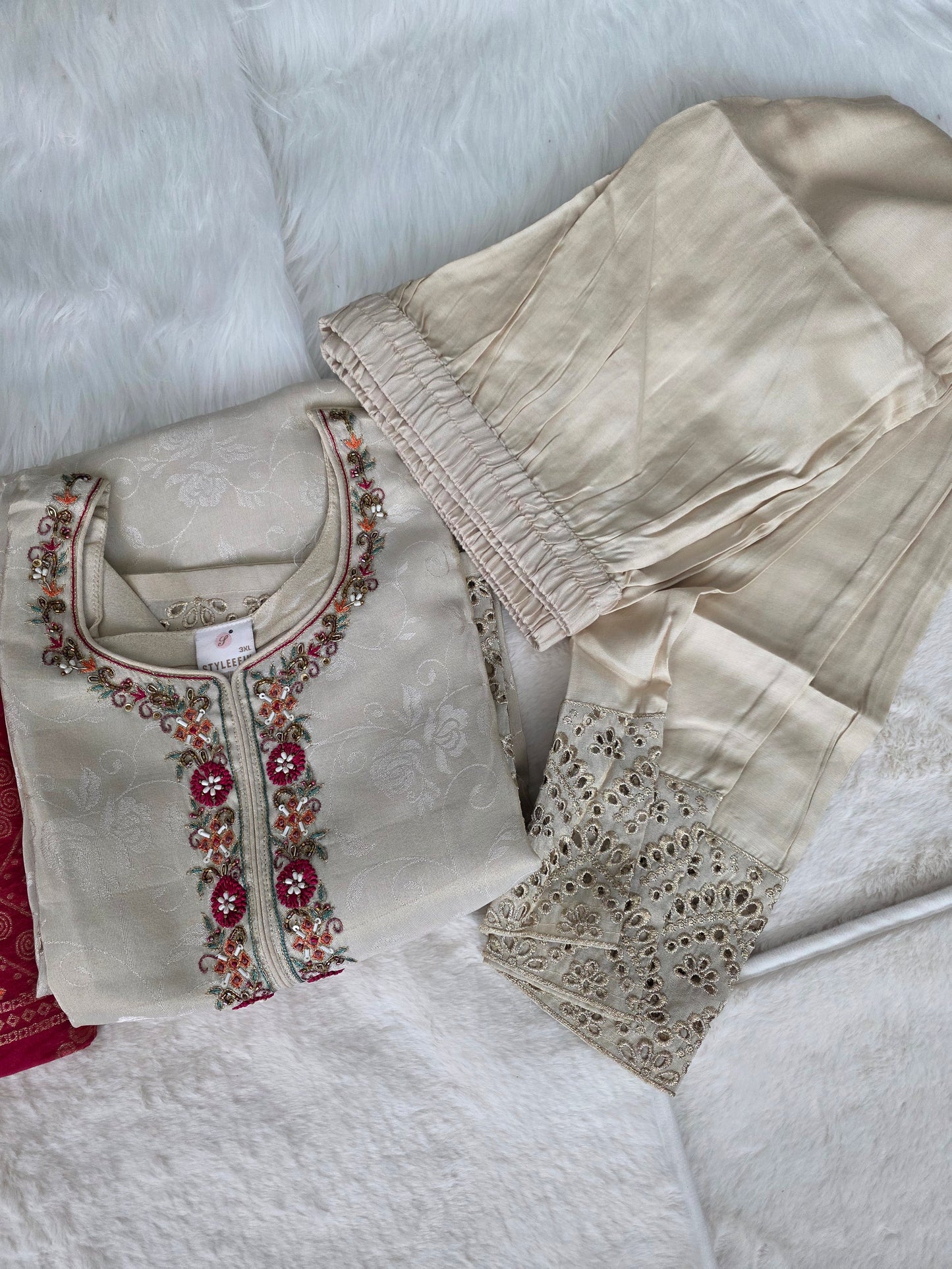 Premium 3 piece set with pink color dupatta