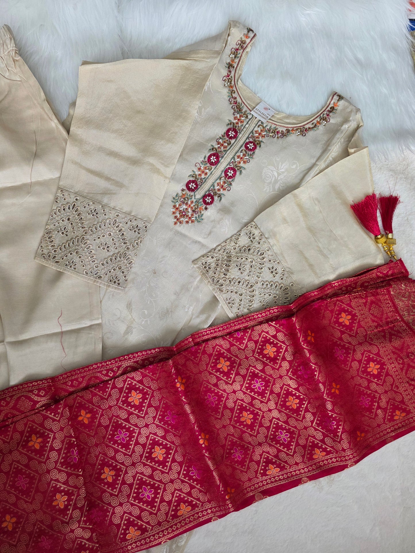Premium 3 piece set with pink color dupatta